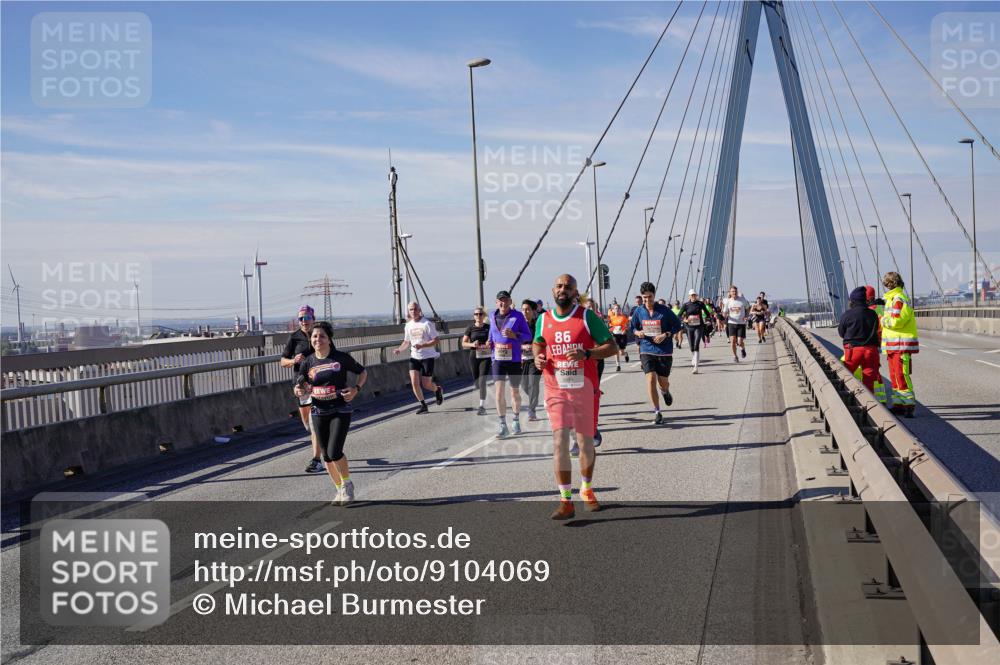 03.10.2025 - Köhlbrandbrückenlauf Michael Burmester http://msf.ph/oto/9104069 03.10.2025 12:48:25 Position 2 86 meine-sportfotos.de