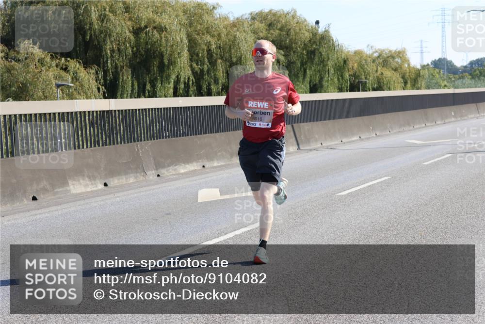 03.10.2025 - Köhlbrandbrückenlauf Strokosch-Dieckow http://msf.ph/oto/9104082 03.10.2025 12:12:02 Position 3 6016 meine-sportfotos.de
