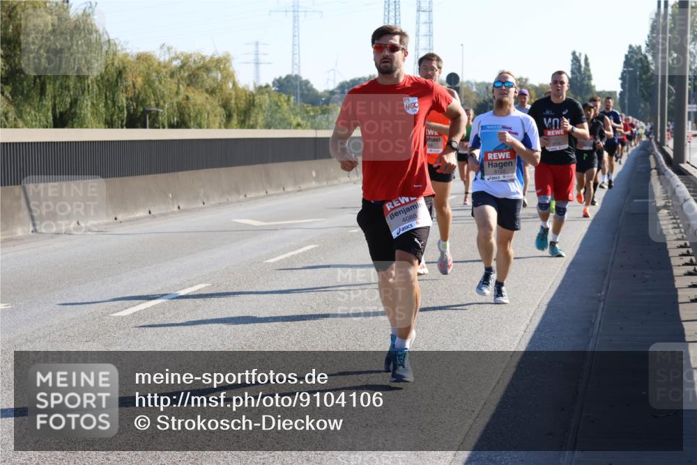 03.10.2025 - Köhlbrandbrückenlauf Strokosch-Dieckow http://msf.ph/oto/9104106 03.10.2025 12:12:07 Position 3 4088, 6122 meine-sportfotos.de