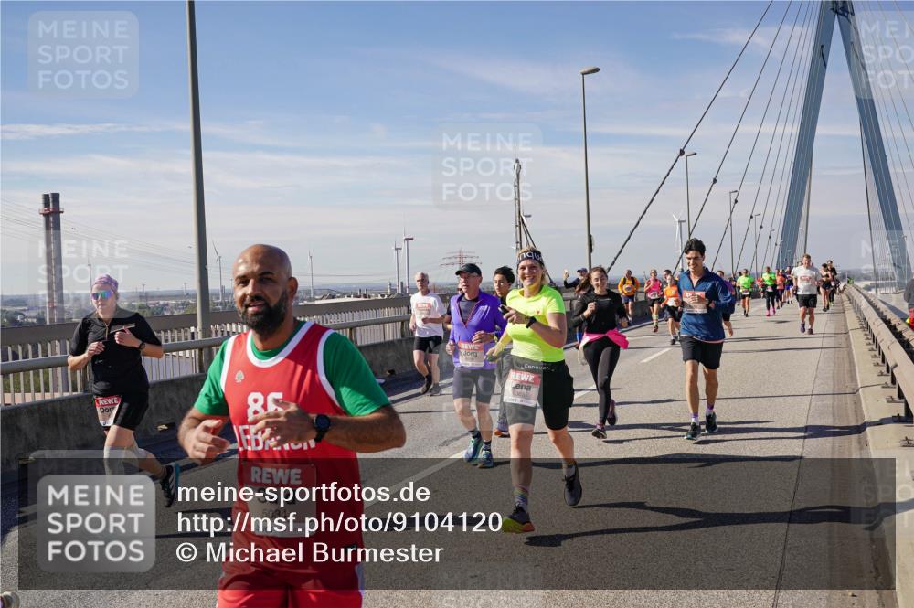 03.10.2025 - Köhlbrandbrückenlauf Michael Burmester http://msf.ph/oto/9104120 03.10.2025 12:48:27 Position 2 85, 5034, 6363 meine-sportfotos.de