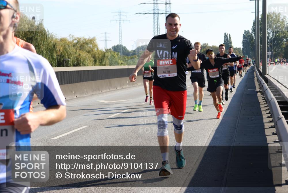 03.10.2025 - Köhlbrandbrückenlauf Strokosch-Dieckow http://msf.ph/oto/9104137 03.10.2025 12:12:10 Position 3 6778, 6804 meine-sportfotos.de