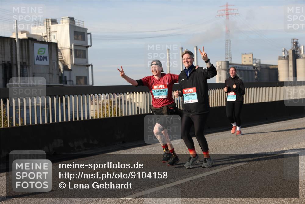 03.10.2025 - Köhlbrandbrückenlauf Lena Gebhardt http://msf.ph/oto/9104158 03.10.2025 10:12:32 Position 2 2757, 2755 meine-sportfotos.de