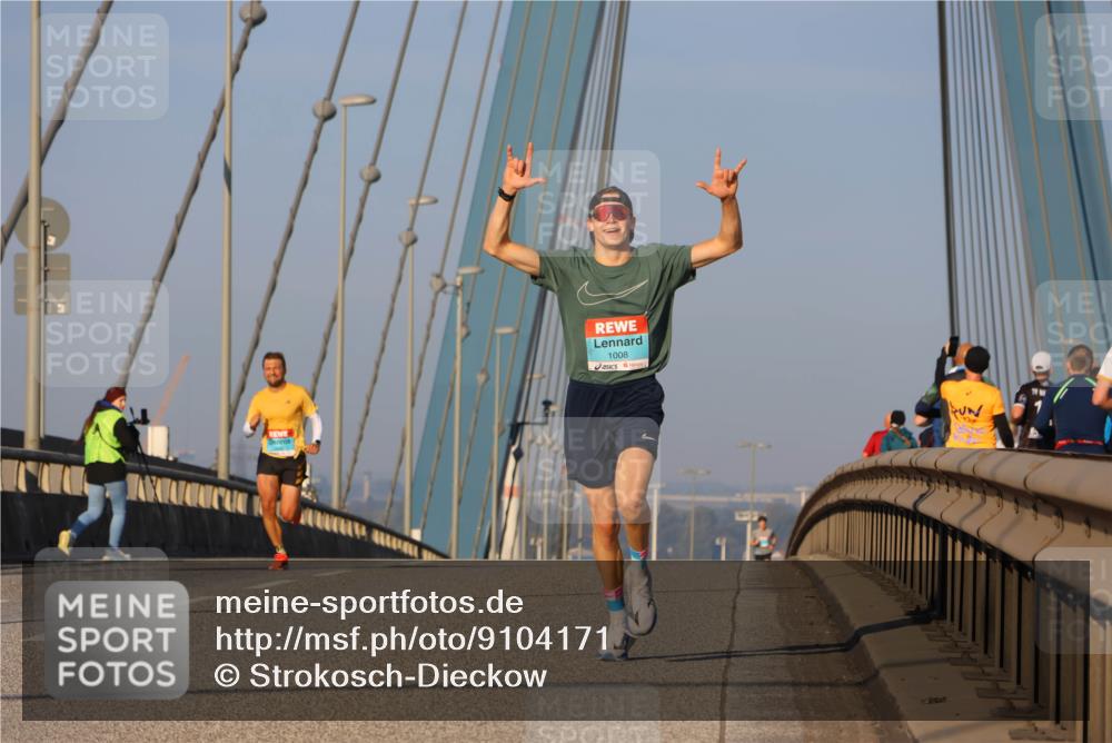 03.10.2025 - Köhlbrandbrückenlauf Strokosch-Dieckow http://msf.ph/oto/9104171 03.10.2025 09:29:03 Position 2 1008 meine-sportfotos.de