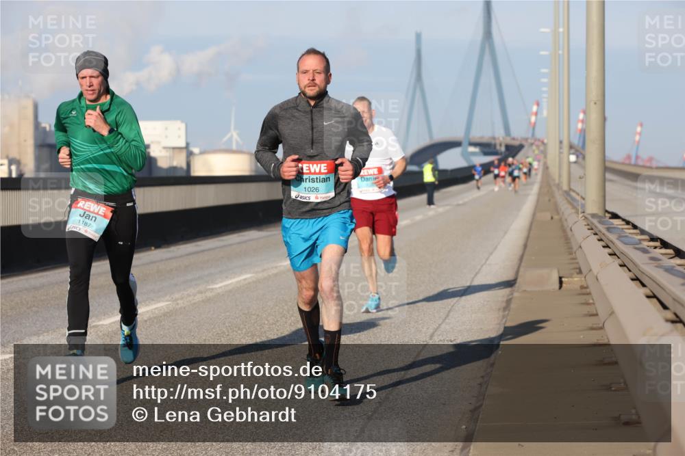 03.10.2025 - Köhlbrandbrückenlauf Lena Gebhardt http://msf.ph/oto/9104175 03.10.2025 09:38:20 Position 2 1187, 1026, 7 meine-sportfotos.de