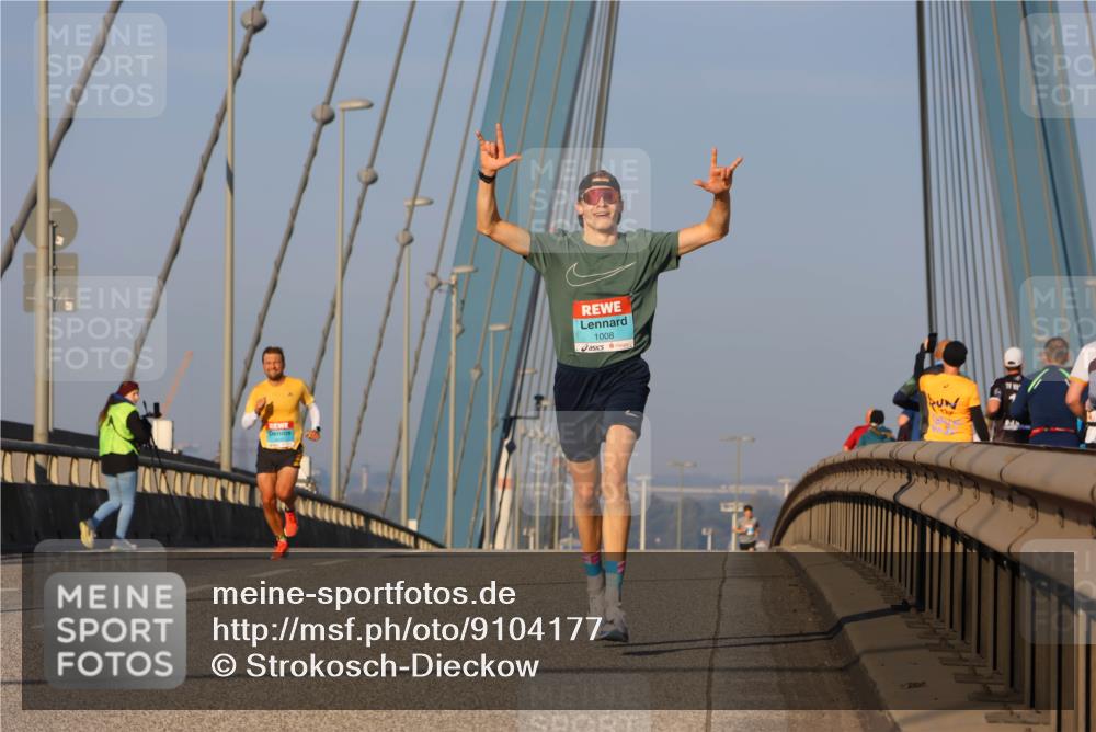 03.10.2025 - Köhlbrandbrückenlauf Strokosch-Dieckow http://msf.ph/oto/9104177 03.10.2025 09:29:03 Position 2 1008 meine-sportfotos.de