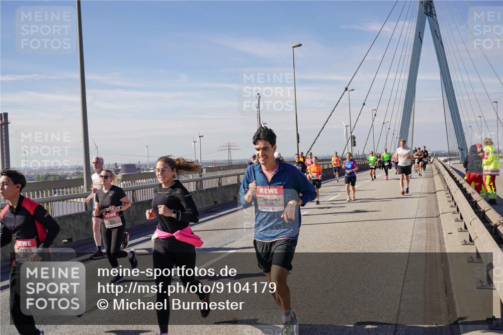 03.10.2025 - Köhlbrandbrückenlauf Michael Burmester http://msf.ph/oto/9104179 03.10.2025 12:48:29 Position 2 6788 meine-sportfotos.de
