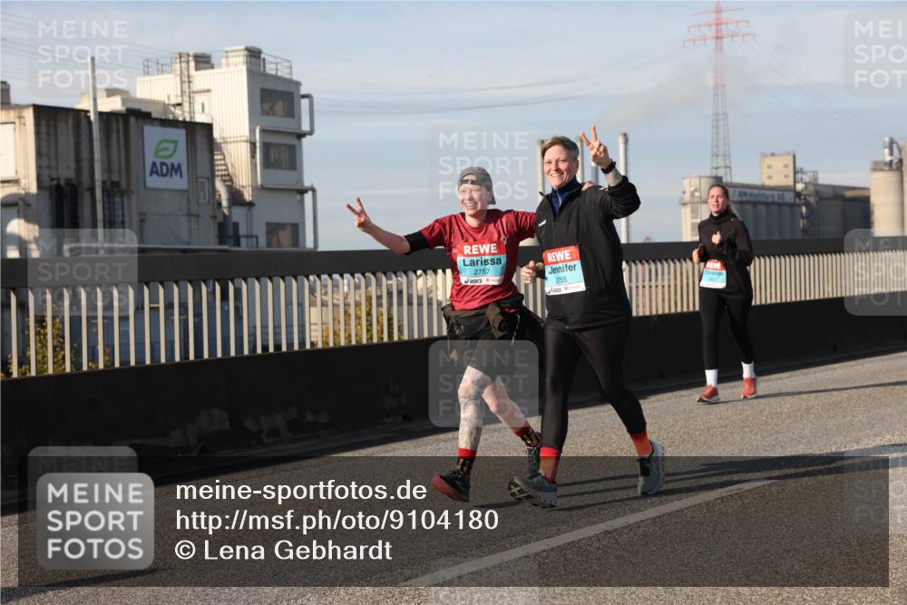 03.10.2025 - Köhlbrandbrückenlauf Lena Gebhardt http://msf.ph/oto/9104180 03.10.2025 10:12:32 Position 2 2757, 2755 meine-sportfotos.de