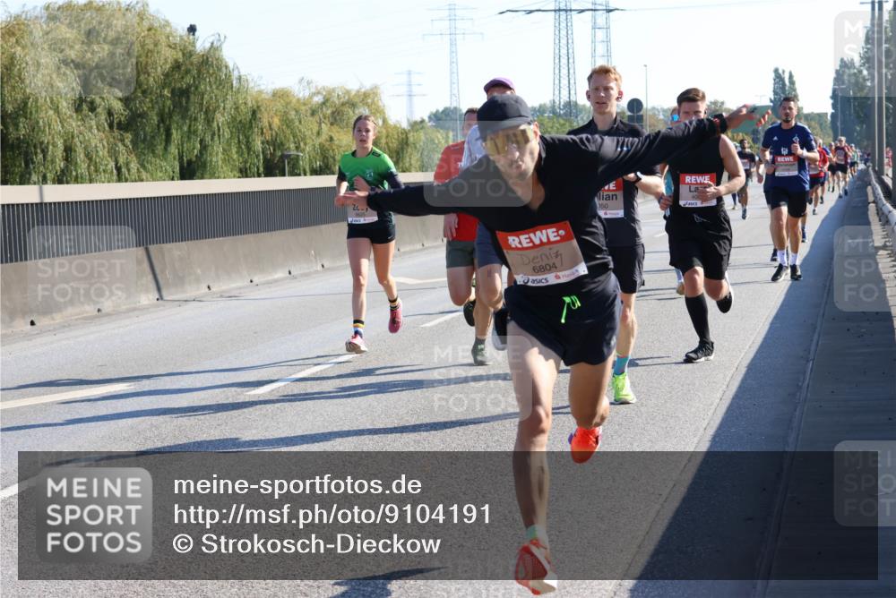 03.10.2025 - Köhlbrandbrückenlauf Strokosch-Dieckow http://msf.ph/oto/9104191 03.10.2025 12:12:13 Position 3 6804, 50 meine-sportfotos.de
