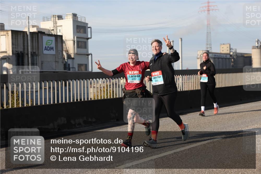 03.10.2025 - Köhlbrandbrückenlauf Lena Gebhardt http://msf.ph/oto/9104196 03.10.2025 10:12:32 Position 2 2757, 2755 meine-sportfotos.de
