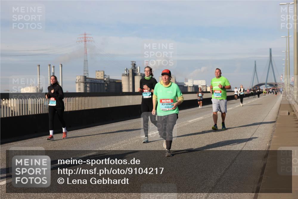 03.10.2025 - Köhlbrandbrückenlauf Lena Gebhardt http://msf.ph/oto/9104217 03.10.2025 10:12:32 Position 2 2159, 3040 meine-sportfotos.de