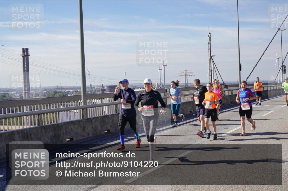 03.10.2025 - Köhlbrandbrückenlauf Michael Burmester http://msf.ph/oto/9104220 03.10.2025 12:48:31 Position 2 4873 meine-sportfotos.de