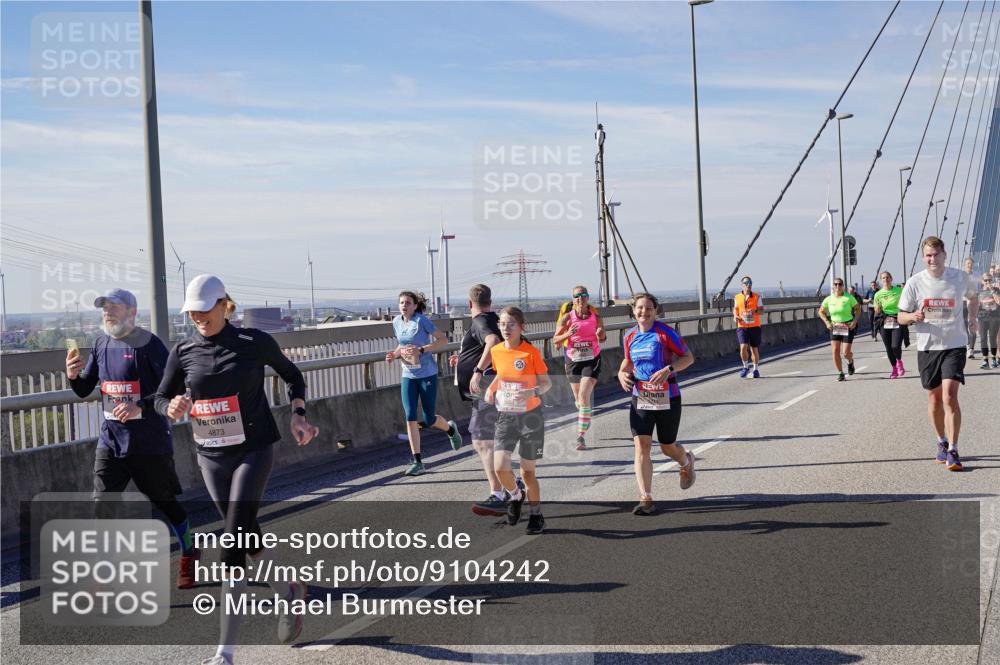 03.10.2025 - Köhlbrandbrückenlauf Michael Burmester http://msf.ph/oto/9104242 03.10.2025 12:48:32 Position 2 4873 meine-sportfotos.de