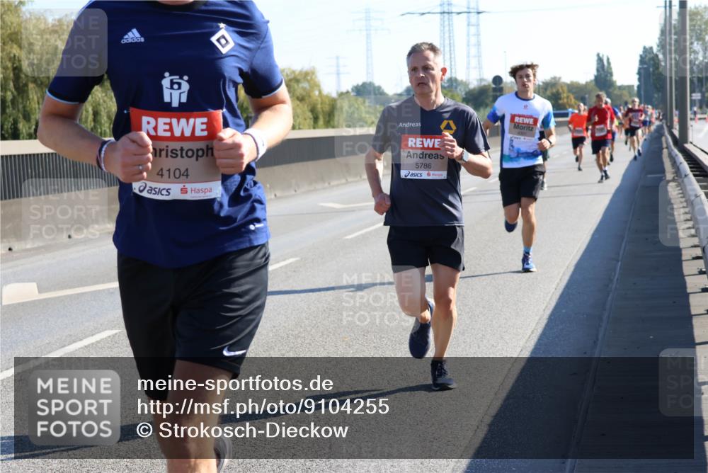 03.10.2025 - Köhlbrandbrückenlauf Strokosch-Dieckow http://msf.ph/oto/9104255 03.10.2025 12:12:18 Position 3 4104, 5786 meine-sportfotos.de