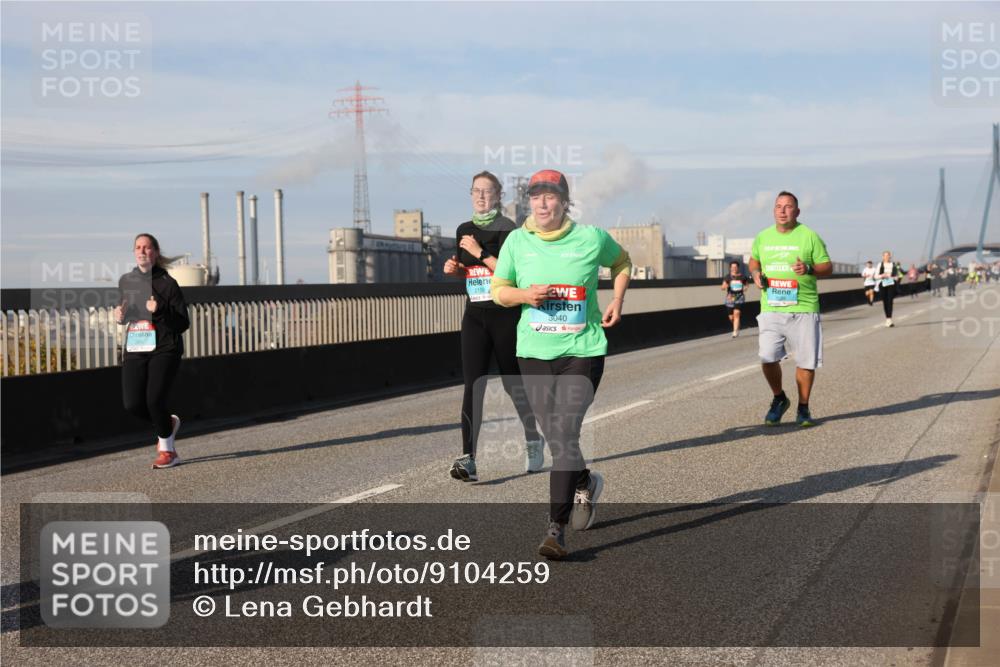 03.10.2025 - Köhlbrandbrückenlauf Lena Gebhardt http://msf.ph/oto/9104259 03.10.2025 10:12:33 Position 2 2159, 3040 meine-sportfotos.de