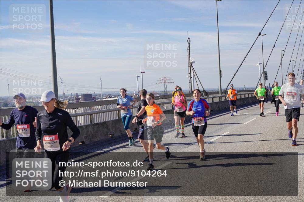 03.10.2025 - Köhlbrandbrückenlauf Michael Burmester http://msf.ph/oto/9104264 03.10.2025 12:48:32 Position 2 4864, 4873 meine-sportfotos.de