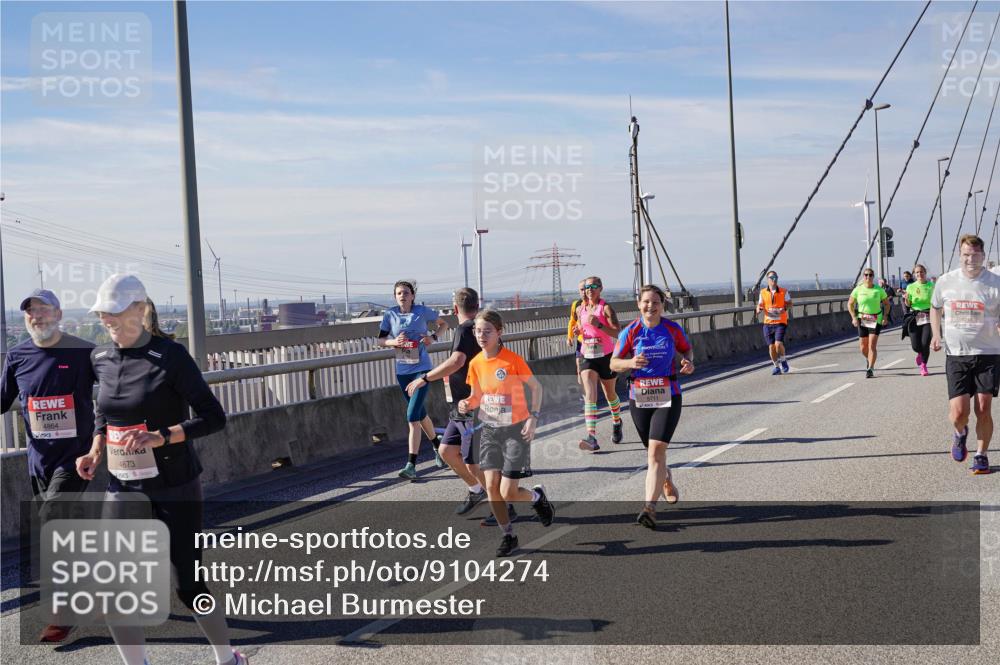 03.10.2025 - Köhlbrandbrückenlauf Michael Burmester http://msf.ph/oto/9104274 03.10.2025 12:48:32 Position 2 4864, 4873, 5711, 4244 meine-sportfotos.de