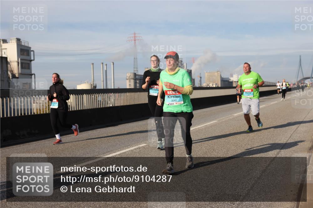03.10.2025 - Köhlbrandbrückenlauf Lena Gebhardt http://msf.ph/oto/9104287 03.10.2025 10:12:33 Position 2 2159, 3040 meine-sportfotos.de