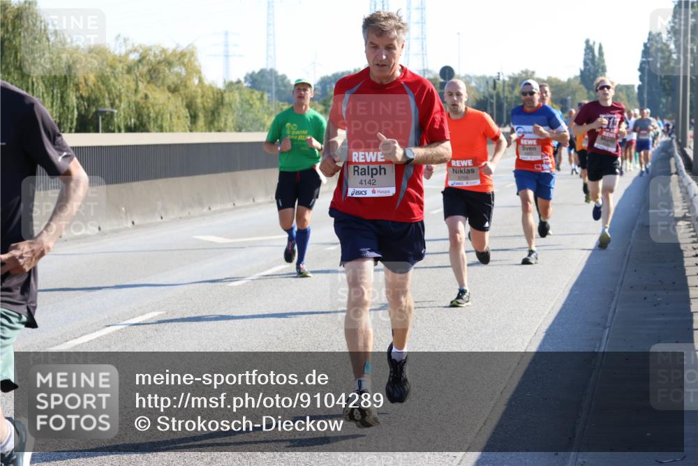 03.10.2025 - Köhlbrandbrückenlauf Strokosch-Dieckow http://msf.ph/oto/9104289 03.10.2025 12:12:25 Position 3 4142, 5765 meine-sportfotos.de