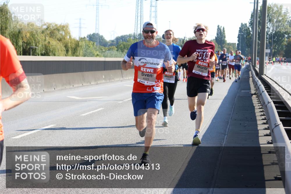 03.10.2025 - Köhlbrandbrückenlauf Strokosch-Dieckow http://msf.ph/oto/9104313 03.10.2025 12:12:28 Position 3 4023, 6480, 6333 meine-sportfotos.de