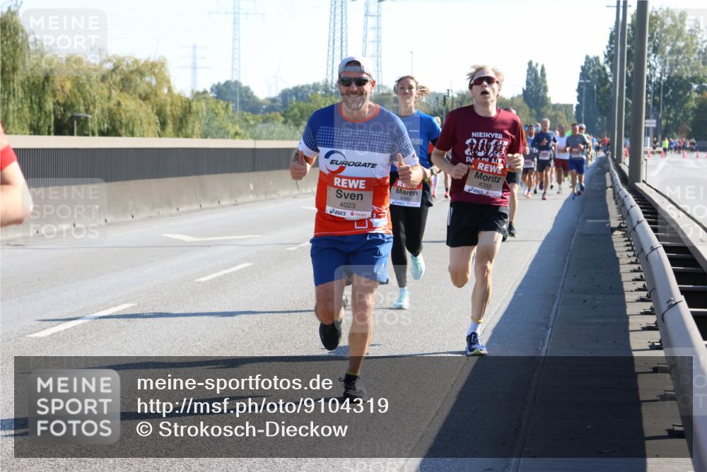03.10.2025 - Köhlbrandbrückenlauf Strokosch-Dieckow http://msf.ph/oto/9104319 03.10.2025 12:12:28 Position 3 4023, 6480, 2017, 6333 meine-sportfotos.de