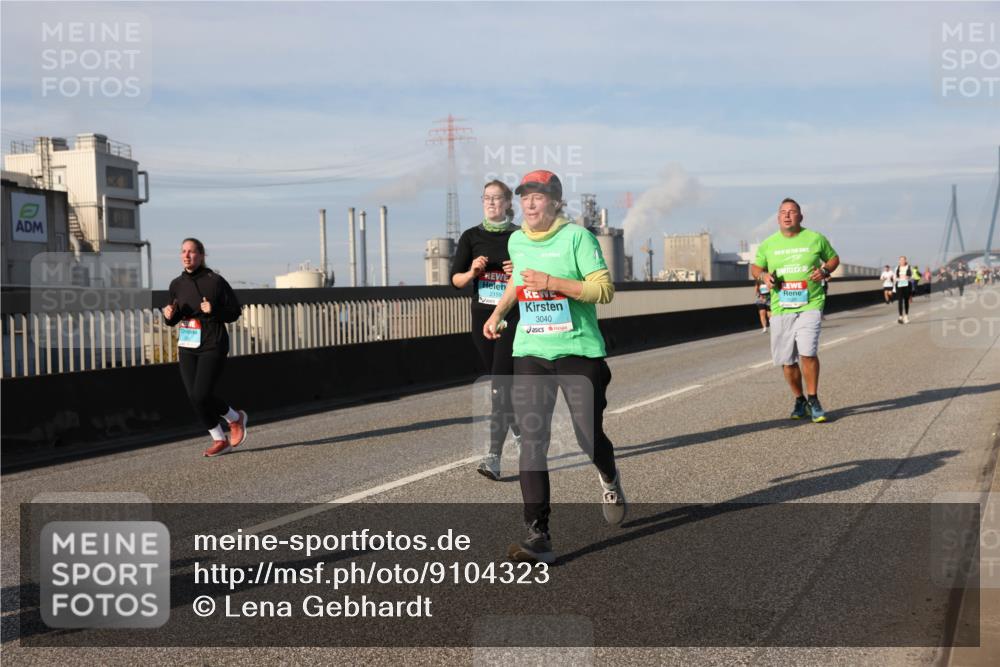03.10.2025 - Köhlbrandbrückenlauf Lena Gebhardt http://msf.ph/oto/9104323 03.10.2025 10:12:34 Position 2 2159, 3040 meine-sportfotos.de