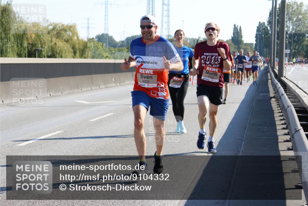03.10.2025 - Köhlbrandbrückenlauf Strokosch-Dieckow http://msf.ph/oto/9104332 03.10.2025 12:12:28 Position 3 4023, 6480, 2015, 6333 meine-sportfotos.de