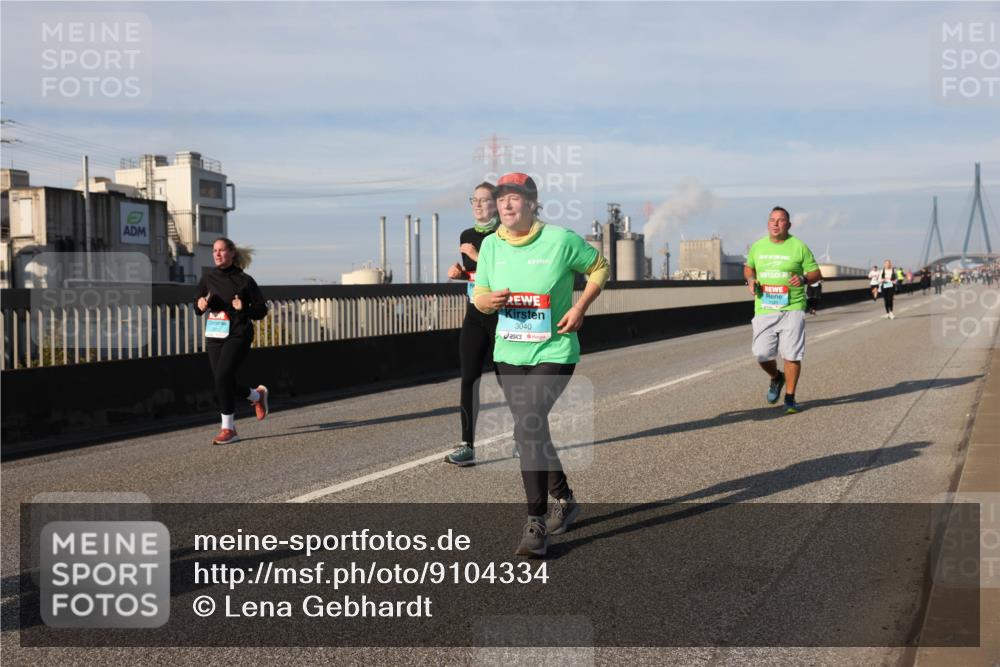 03.10.2025 - Köhlbrandbrückenlauf Lena Gebhardt http://msf.ph/oto/9104334 03.10.2025 10:12:34 Position 2 3040 meine-sportfotos.de