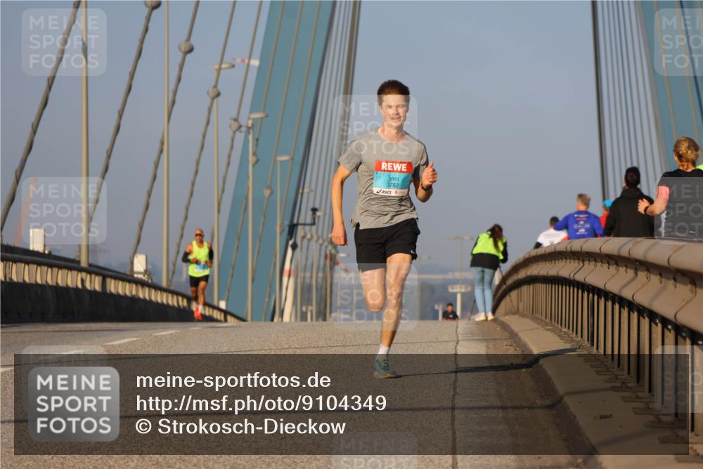 03.10.2025 - Köhlbrandbrückenlauf Strokosch-Dieckow http://msf.ph/oto/9104349 03.10.2025 09:29:30 Position 2  meine-sportfotos.de