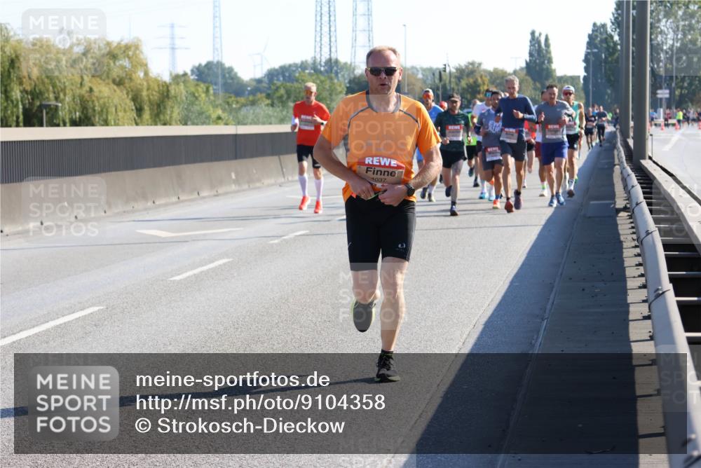 03.10.2025 - Köhlbrandbrückenlauf Strokosch-Dieckow http://msf.ph/oto/9104358 03.10.2025 12:12:33 Position 3 4037 meine-sportfotos.de