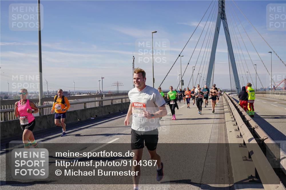 03.10.2025 - Köhlbrandbrückenlauf Michael Burmester http://msf.ph/oto/9104367 03.10.2025 12:48:35 Position 2 4244 meine-sportfotos.de