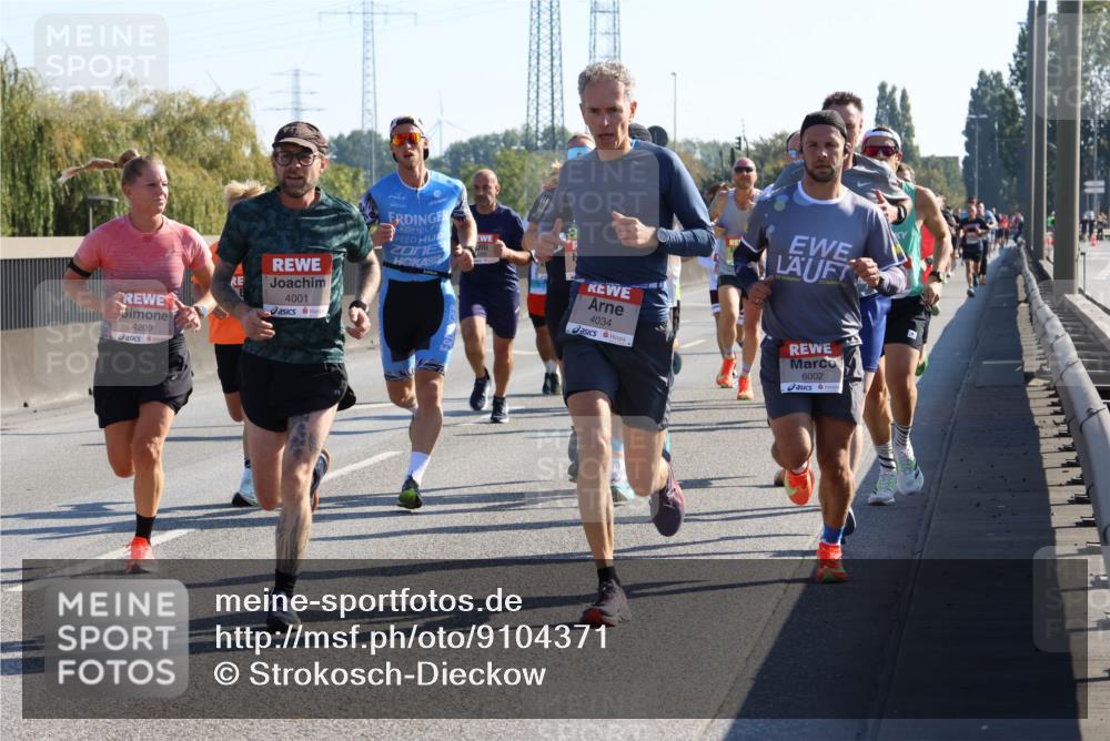 03.10.2025 - Köhlbrandbrückenlauf Strokosch-Dieckow http://msf.ph/oto/9104371 03.10.2025 12:12:38 Position 3 4209, 4001, 4034, 6002 meine-sportfotos.de