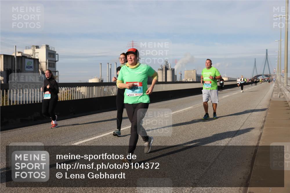 03.10.2025 - Köhlbrandbrückenlauf Lena Gebhardt http://msf.ph/oto/9104372 03.10.2025 10:12:34 Position 2 3040 meine-sportfotos.de