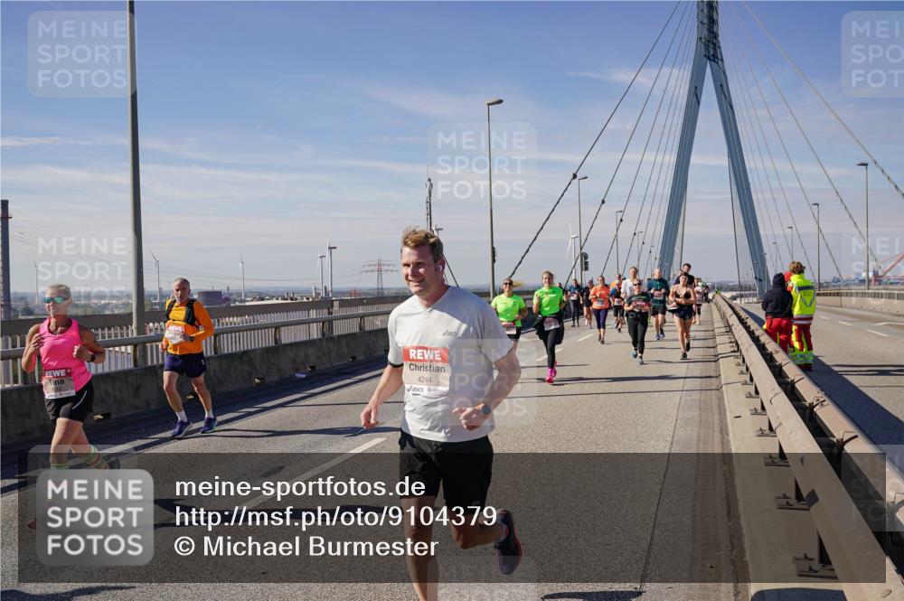 03.10.2025 - Köhlbrandbrückenlauf Michael Burmester http://msf.ph/oto/9104379 03.10.2025 12:48:35 Position 2 4244 meine-sportfotos.de