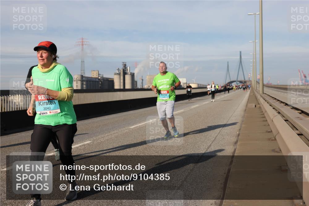 03.10.2025 - Köhlbrandbrückenlauf Lena Gebhardt http://msf.ph/oto/9104385 03.10.2025 10:12:34 Position 2 3040 meine-sportfotos.de