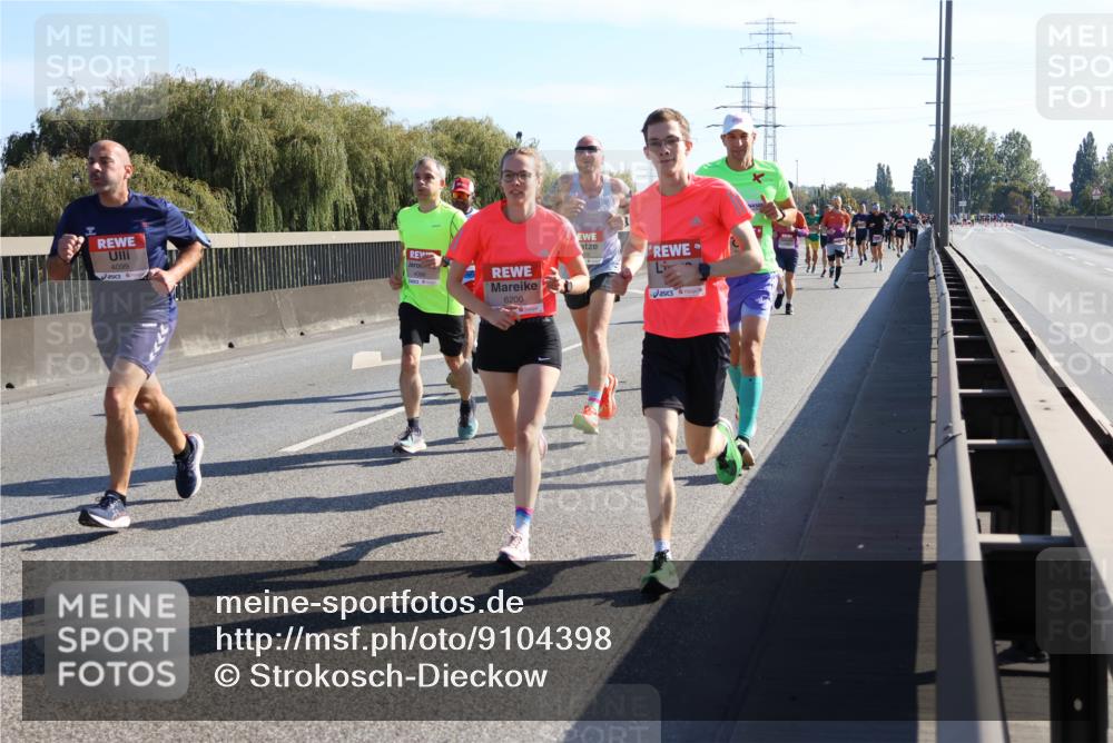 03.10.2025 - Köhlbrandbrückenlauf Strokosch-Dieckow http://msf.ph/oto/9104398 03.10.2025 12:12:44 Position 3 4099, 6200 meine-sportfotos.de