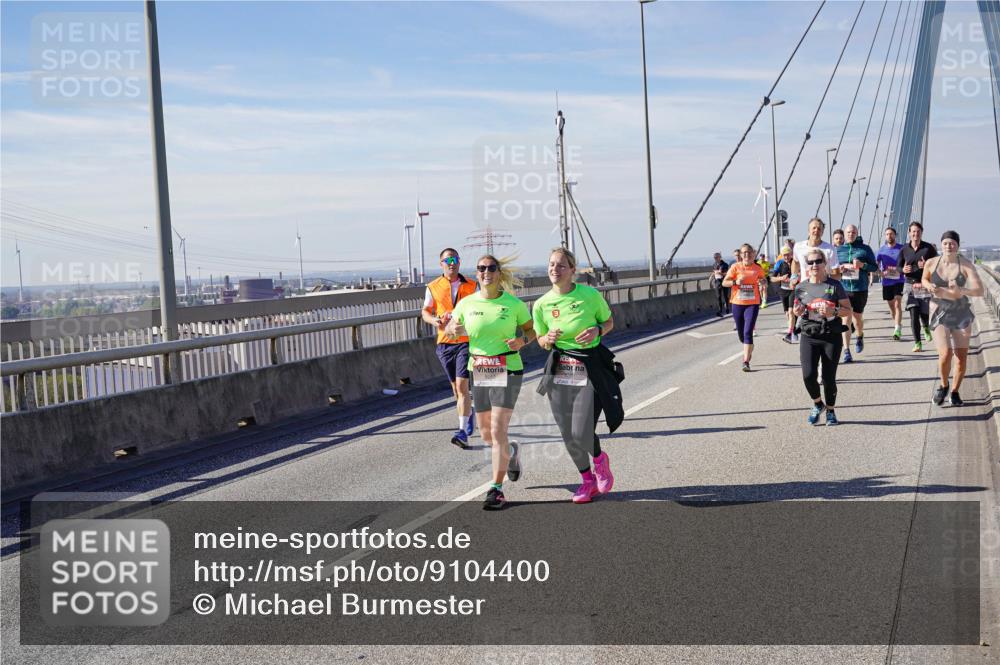 03.10.2025 - Köhlbrandbrückenlauf Michael Burmester http://msf.ph/oto/9104400 03.10.2025 12:48:37 Position 2  meine-sportfotos.de