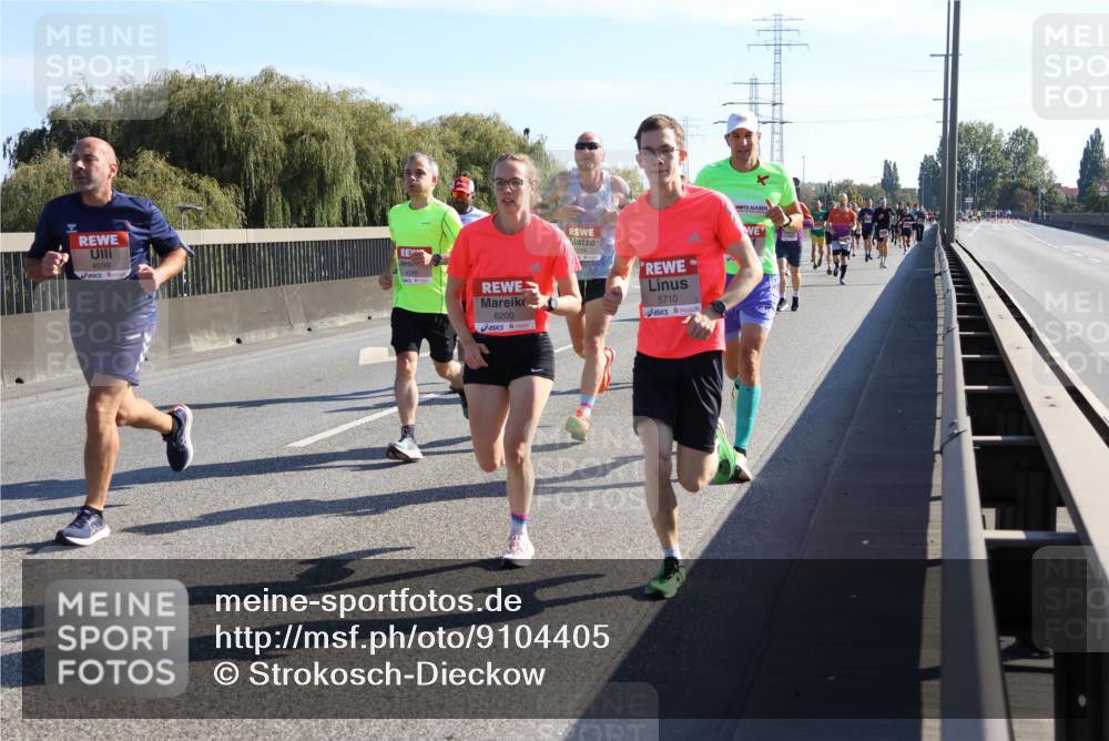 03.10.2025 - Köhlbrandbrückenlauf Strokosch-Dieckow http://msf.ph/oto/9104405 03.10.2025 12:12:44 Position 3 4099, 4096, 6200, 5710 meine-sportfotos.de