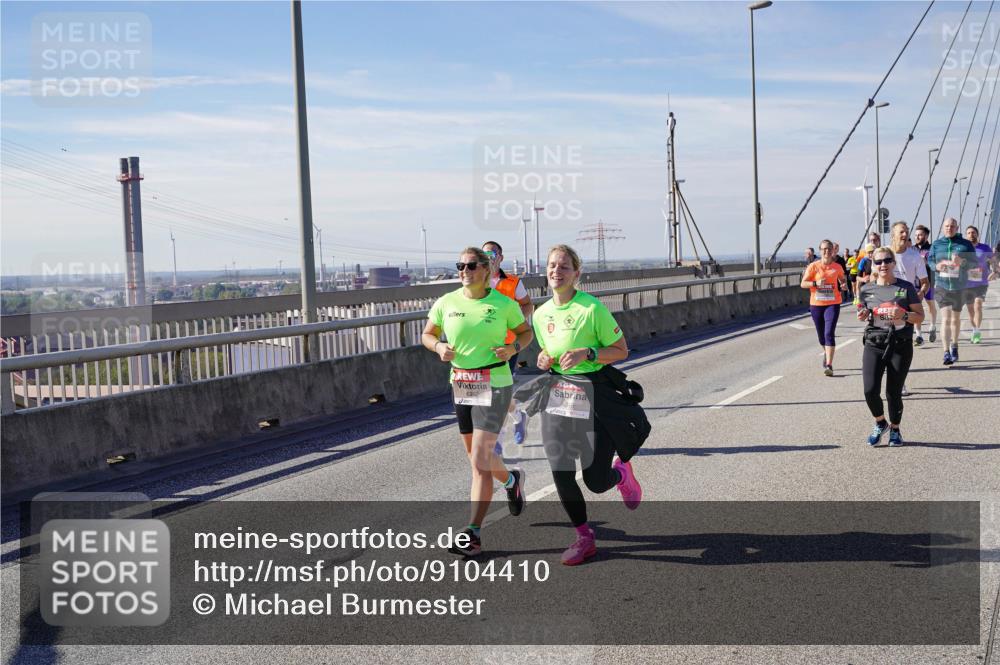 03.10.2025 - Köhlbrandbrückenlauf Michael Burmester http://msf.ph/oto/9104410 03.10.2025 12:48:37 Position 2 6252 meine-sportfotos.de