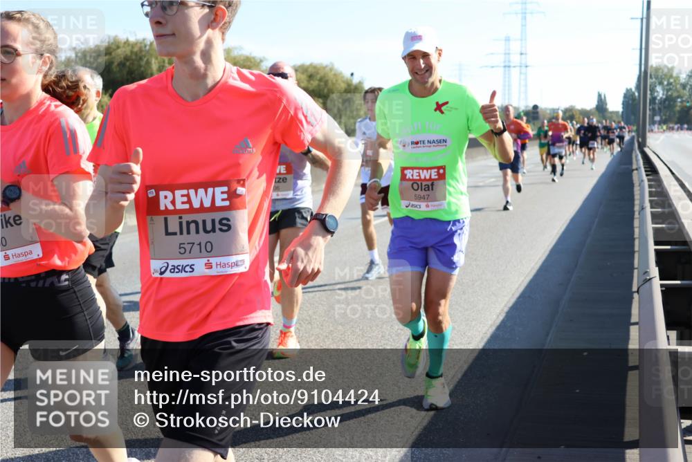 03.10.2025 - Köhlbrandbrückenlauf Strokosch-Dieckow http://msf.ph/oto/9104424 03.10.2025 12:12:45 Position 3 0, 5710, 5947 meine-sportfotos.de