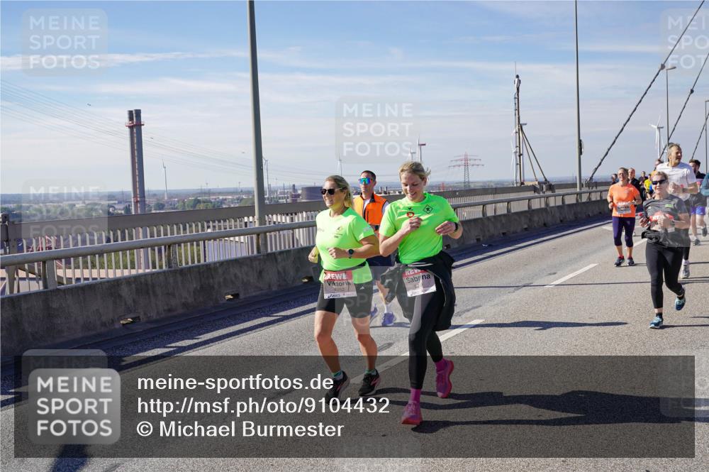 03.10.2025 - Köhlbrandbrückenlauf Michael Burmester http://msf.ph/oto/9104432 03.10.2025 12:48:38 Position 2 6252 meine-sportfotos.de