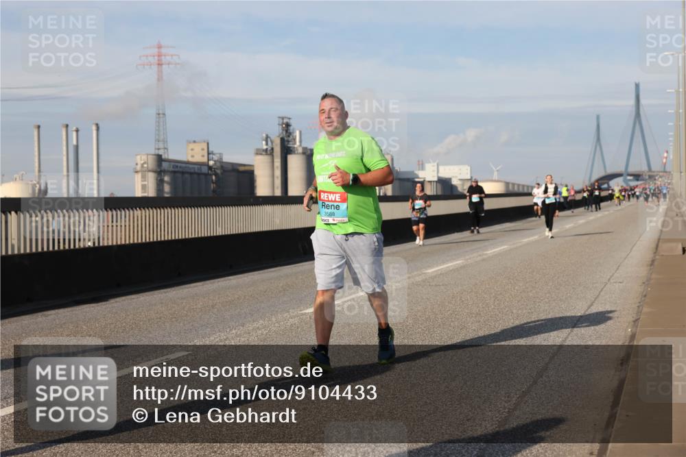 03.10.2025 - Köhlbrandbrückenlauf Lena Gebhardt http://msf.ph/oto/9104433 03.10.2025 10:12:35 Position 2 3588 meine-sportfotos.de