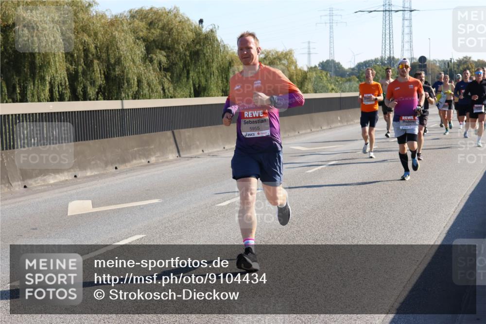 03.10.2025 - Köhlbrandbrückenlauf Strokosch-Dieckow http://msf.ph/oto/9104434 03.10.2025 12:12:47 Position 3 95, 42, 195, 429, 5955 meine-sportfotos.de
