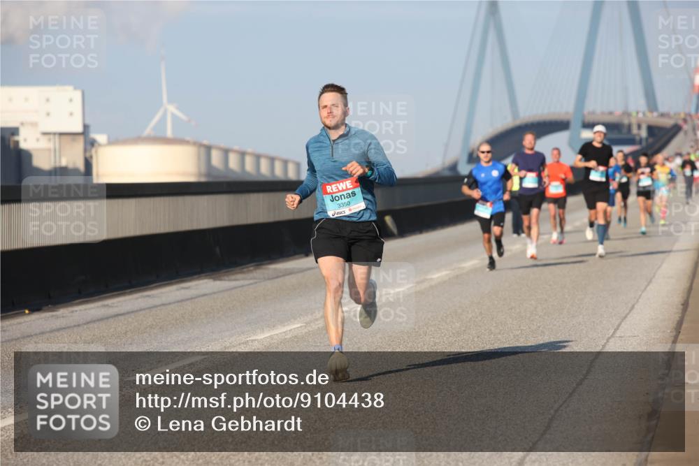 03.10.2025 - Köhlbrandbrückenlauf Lena Gebhardt http://msf.ph/oto/9104438 03.10.2025 09:38:39 Position 2 3350 meine-sportfotos.de