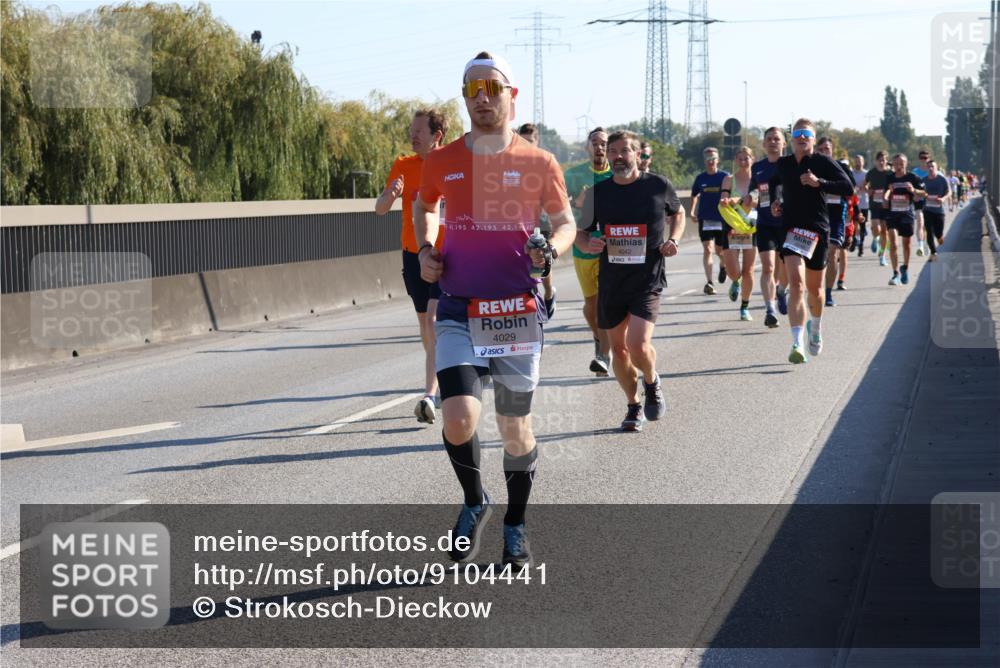 03.10.2025 - Köhlbrandbrückenlauf Strokosch-Dieckow http://msf.ph/oto/9104441 03.10.2025 12:12:49 Position 3 42, 195, 42, 195, 42, 142, 4042, 4029 meine-sportfotos.de
