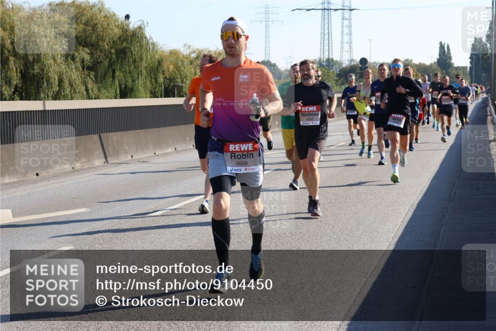 03.10.2025 - Köhlbrandbrückenlauf Strokosch-Dieckow http://msf.ph/oto/9104450 03.10.2025 12:12:49 Position 3 2, 195, 42, 195, 42, 19, 4042, 4029 meine-sportfotos.de