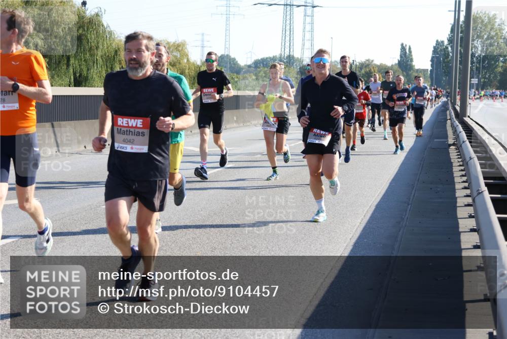 03.10.2025 - Köhlbrandbrückenlauf Strokosch-Dieckow http://msf.ph/oto/9104457 03.10.2025 12:12:51 Position 3 78, 4042 meine-sportfotos.de