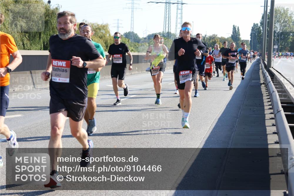 03.10.2025 - Köhlbrandbrückenlauf Strokosch-Dieckow http://msf.ph/oto/9104466 03.10.2025 12:12:51 Position 3 4042, 4248 meine-sportfotos.de