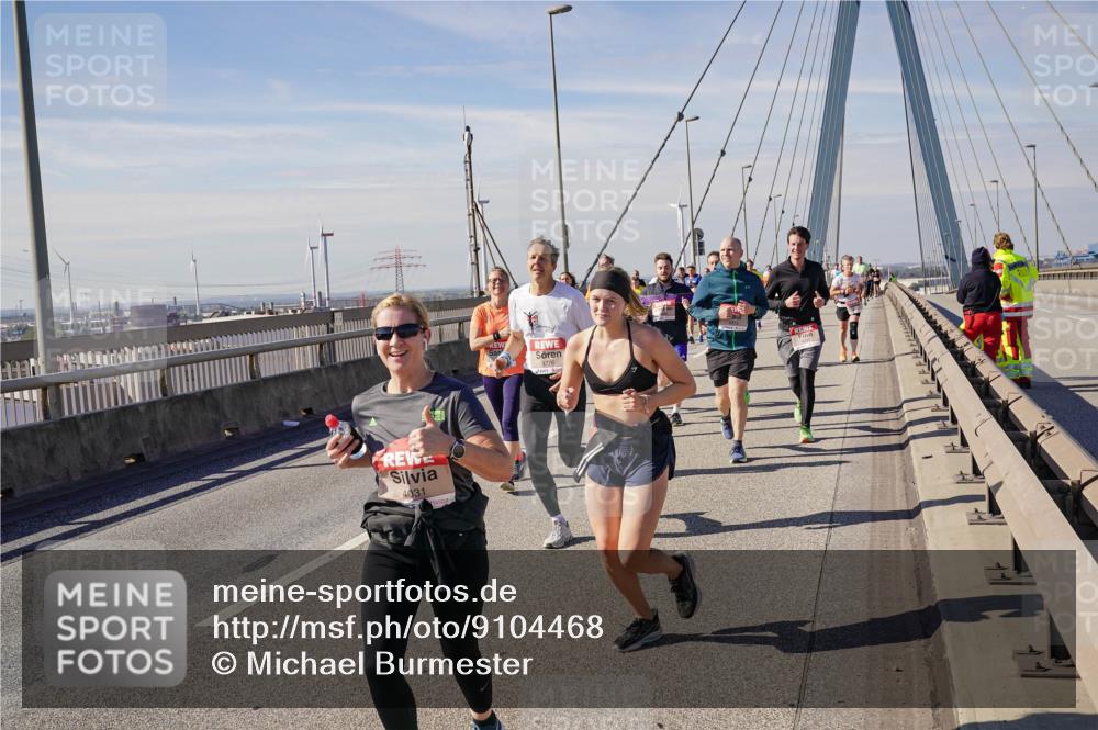 03.10.2025 - Köhlbrandbrückenlauf Michael Burmester http://msf.ph/oto/9104468 03.10.2025 12:48:39 Position 2 4031, 4776 meine-sportfotos.de