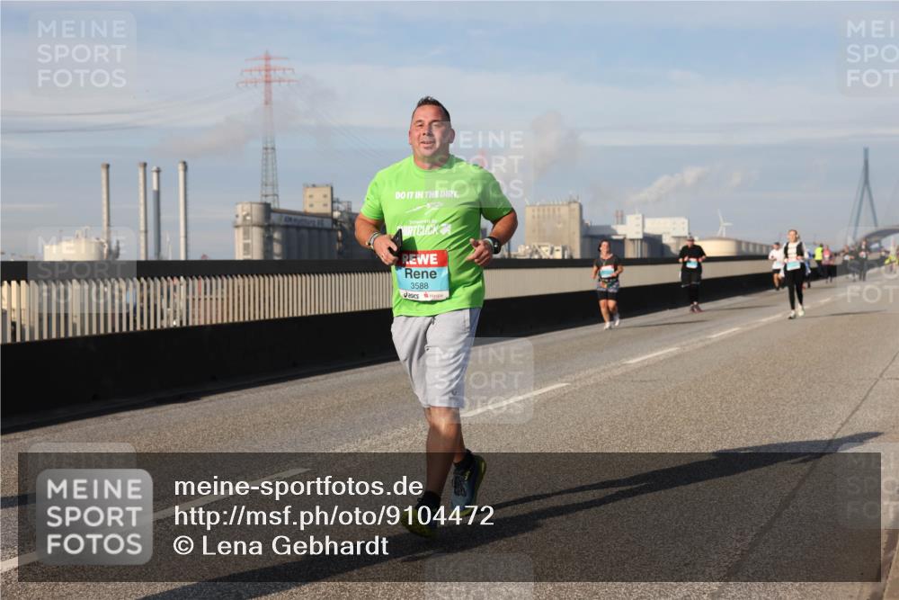 03.10.2025 - Köhlbrandbrückenlauf Lena Gebhardt http://msf.ph/oto/9104472 03.10.2025 10:12:35 Position 2 3588 meine-sportfotos.de