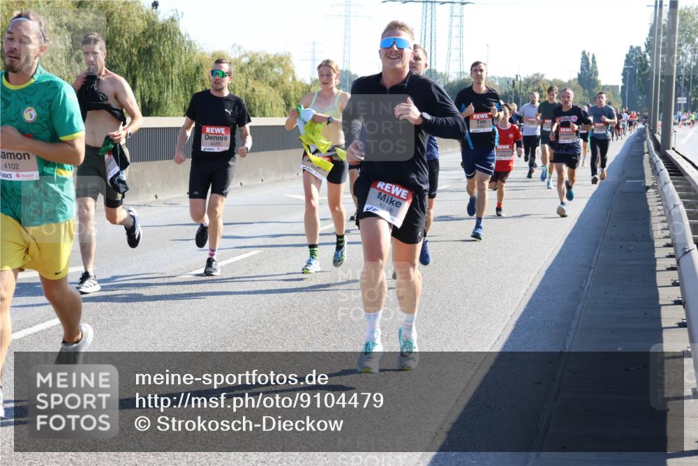03.10.2025 - Köhlbrandbrückenlauf Strokosch-Dieckow http://msf.ph/oto/9104479 03.10.2025 12:12:52 Position 3 4102, 4079, 4248 meine-sportfotos.de